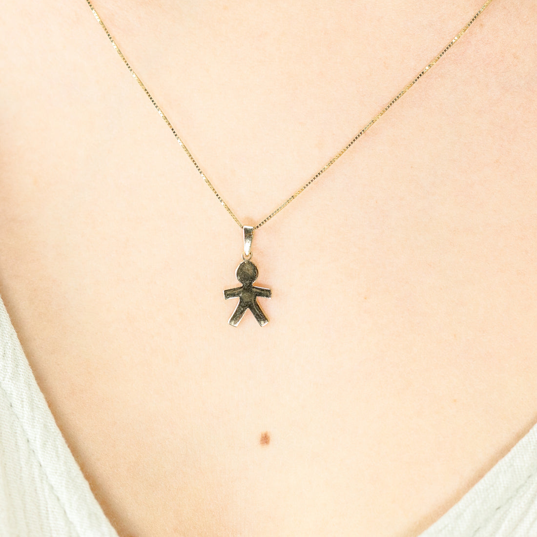 AGARGANTILLA,NINA Y PIEDRA