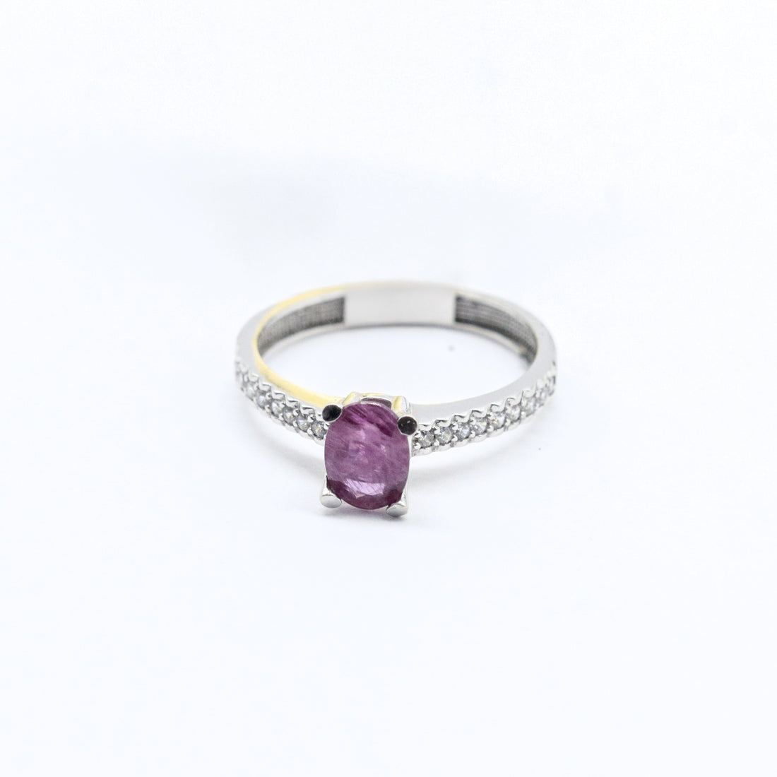 ANILLO RUBI NATURAL CON CIRCONIAS