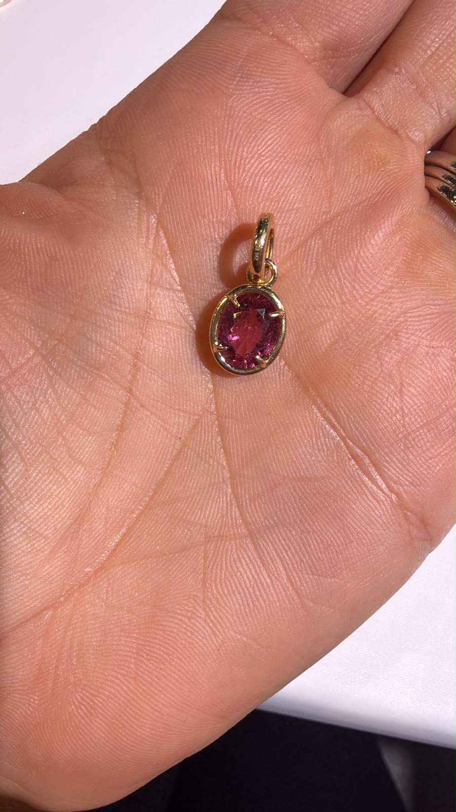 Dije Oval Rosa con Engaste Dorado | Expo Miami, vista 1