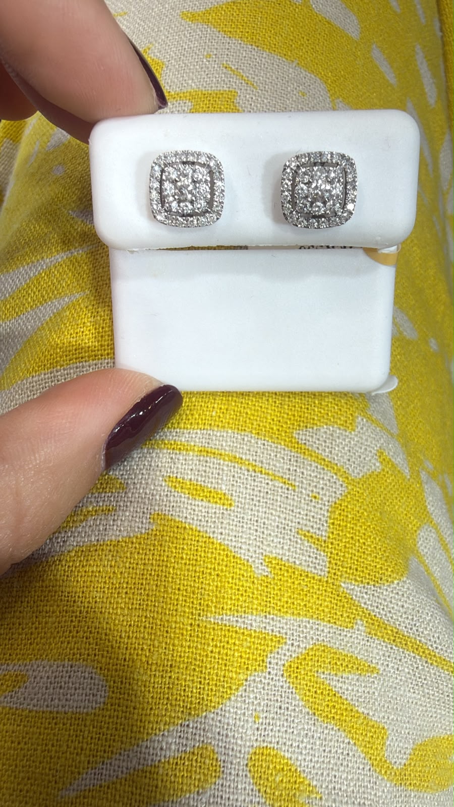 Aretes Redondos con Halo Brillante | Expo Miami, foto 1