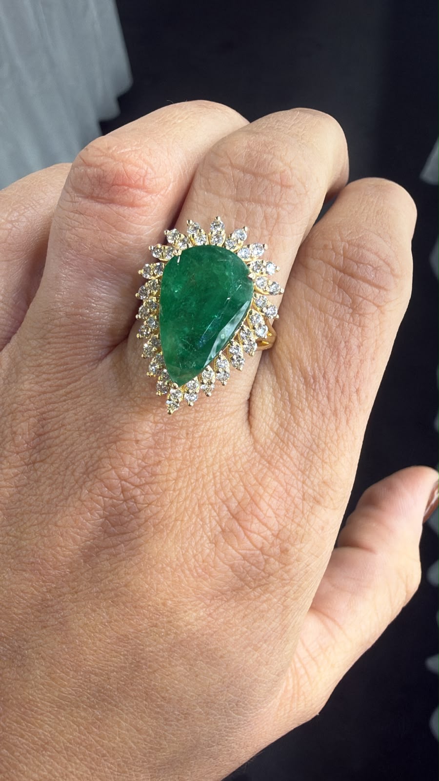 Anillo Verde Corte Gota con Halo | Expo Miami, foto 2