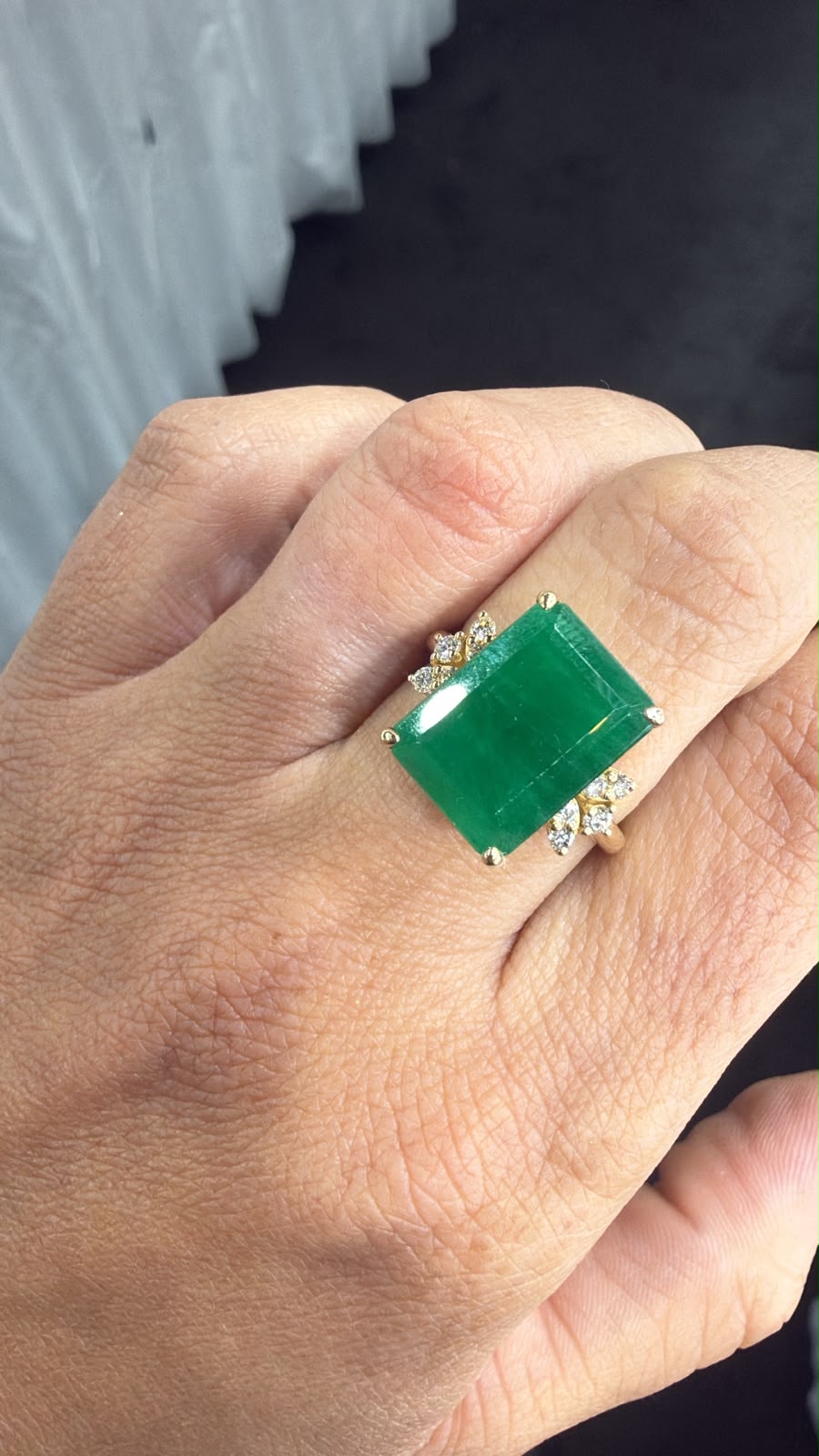 Anillo Rectangular Verde con Piedras Brillantes | Expo Miami, foto 1