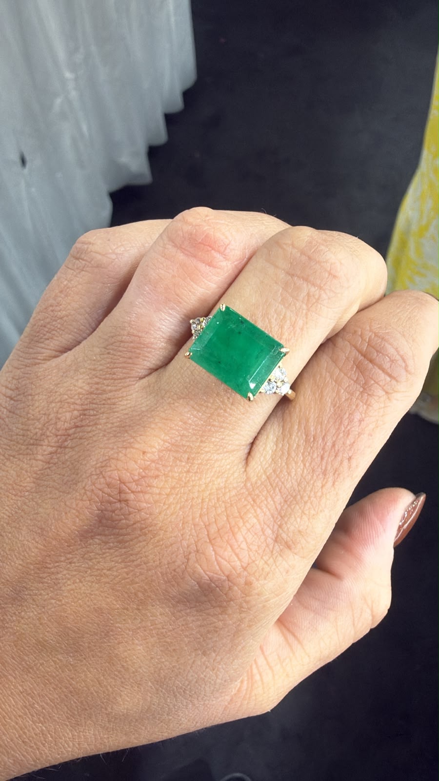 Anillo Rectangular Verde con Piedras Brillantes | Expo Miami, foto 2