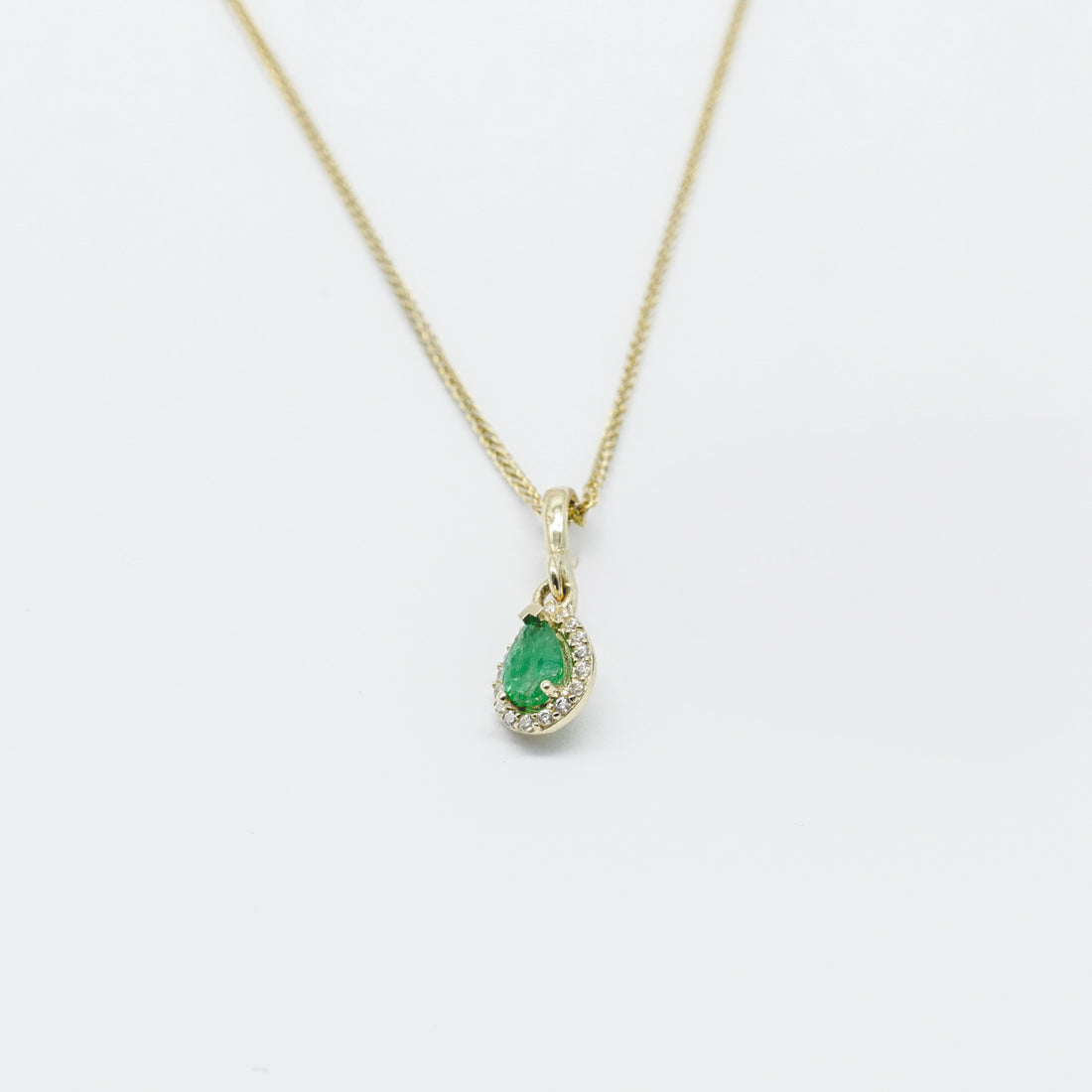 DIJE ESMRALDA CON CIRC